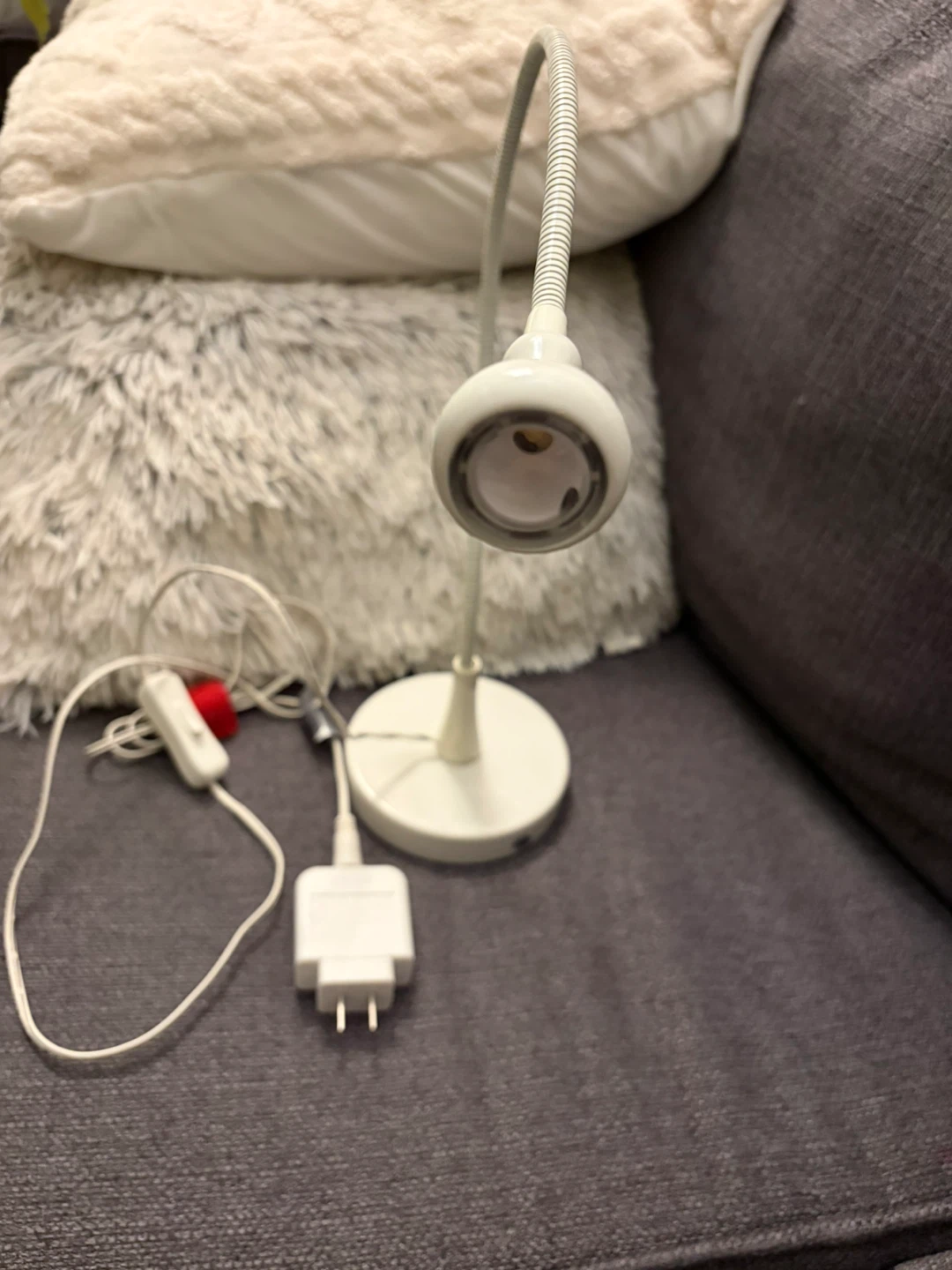 White flexible neck LED desk lamp - photo 2