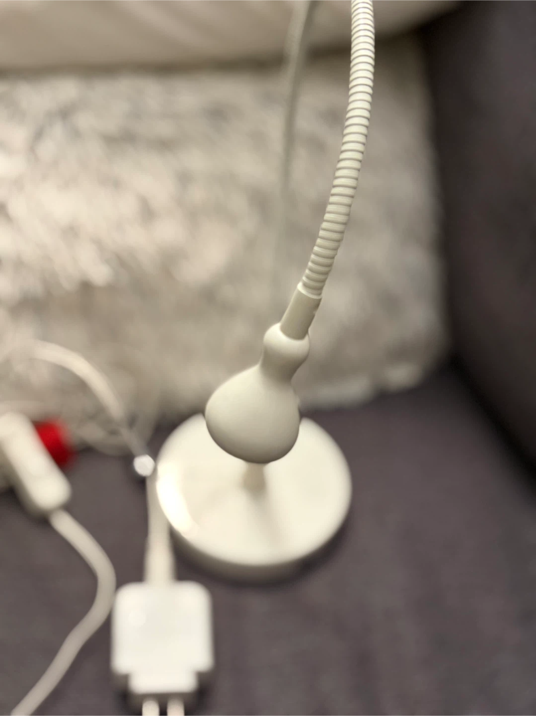 White flexible neck LED desk lamp - photo 5