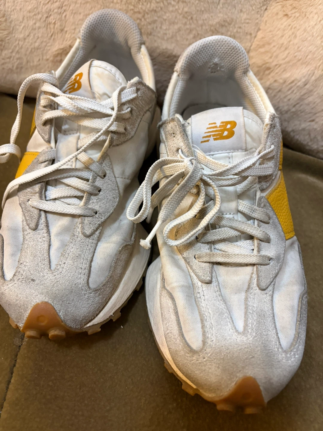 New Balance 327 Sneakers - US Women's Size 8