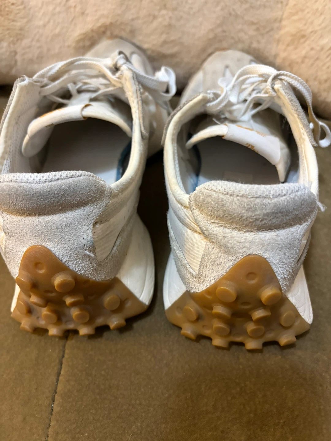 New Balance 327 Sneakers - US Women's Size 8 - photo 3