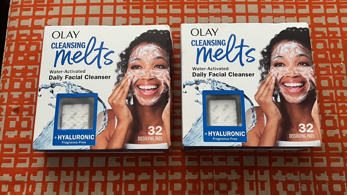 Two Boxes of Olay Cleansing Melts (32 Pads Each) 🏈