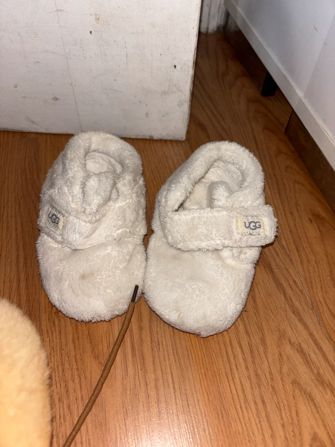 Baby Booties - UGGS - photo 2