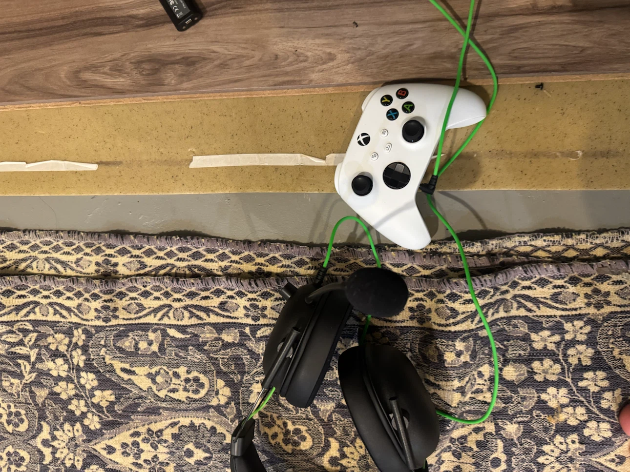 Xbox Series S 512GB Console with Controller and Headset - photo 2