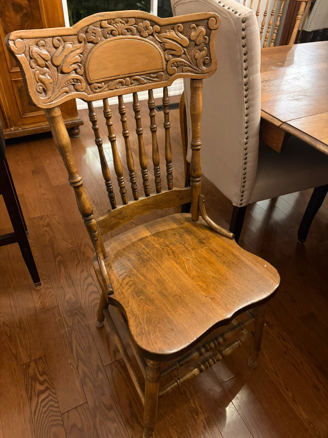 Dinning table and chairs - photo 5