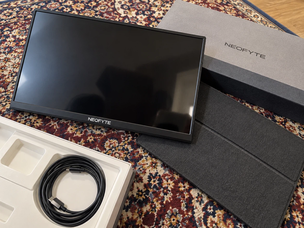 NEOFYTE Portable Monitor🏈