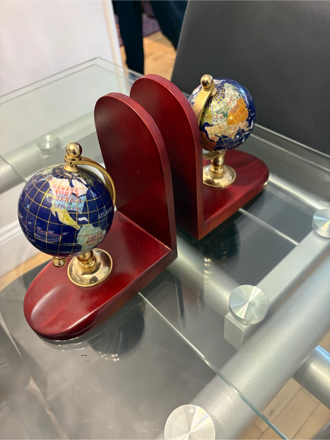 Vintage Globe Bookends – Mahogany Wood & Brass-Tone Set - photo 4