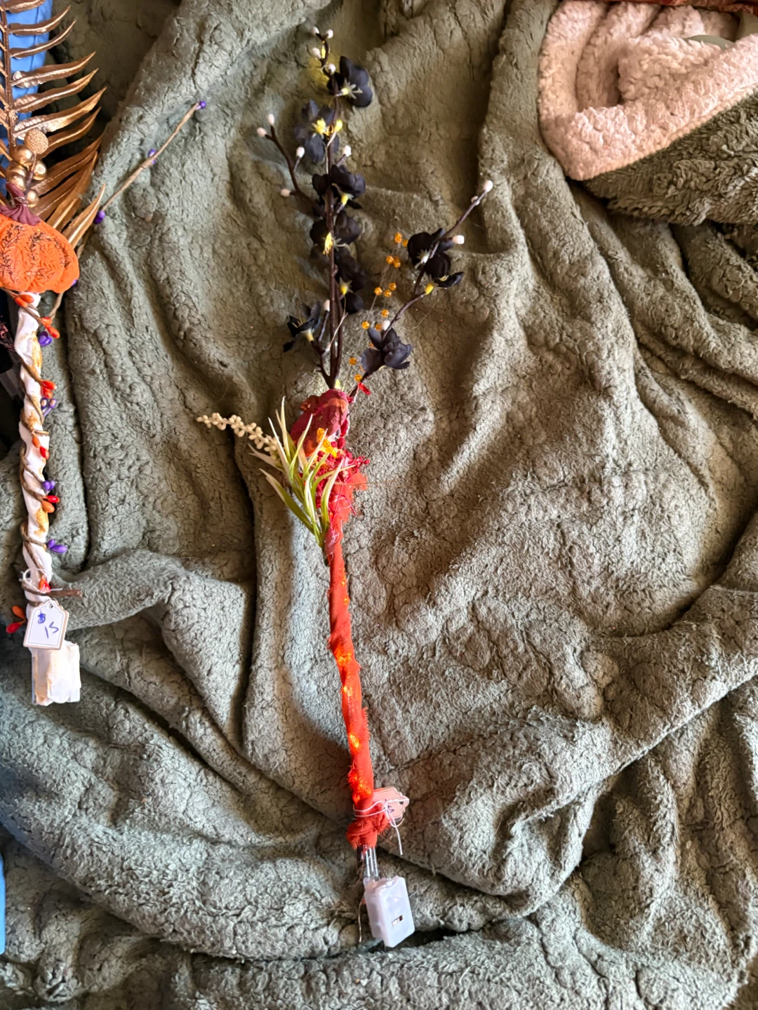 Decorative Light-Up Wands - photo 2