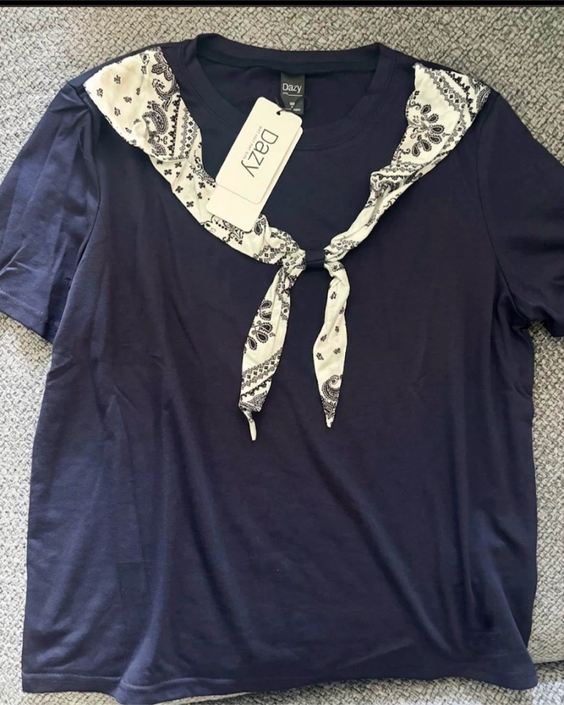 🏈 Brand New Casual T-Shirt Size S - photo 2