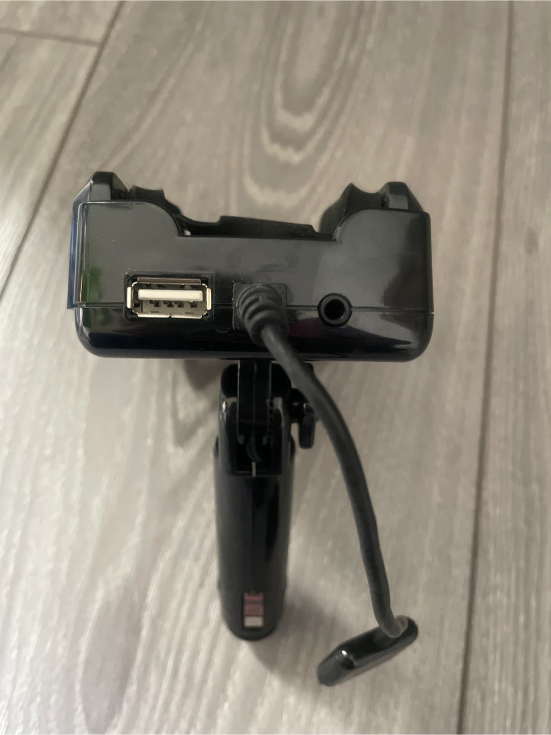 🏈 Universal Car Phone Mount and FM Transmitter - photo 4