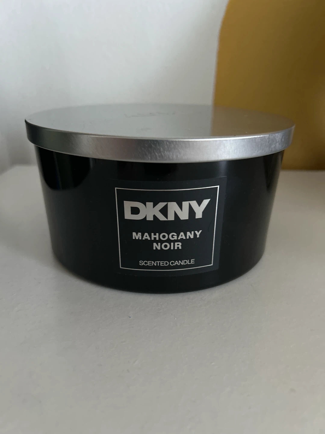 DKNY Mahogany Noir Scented Candle 🏈