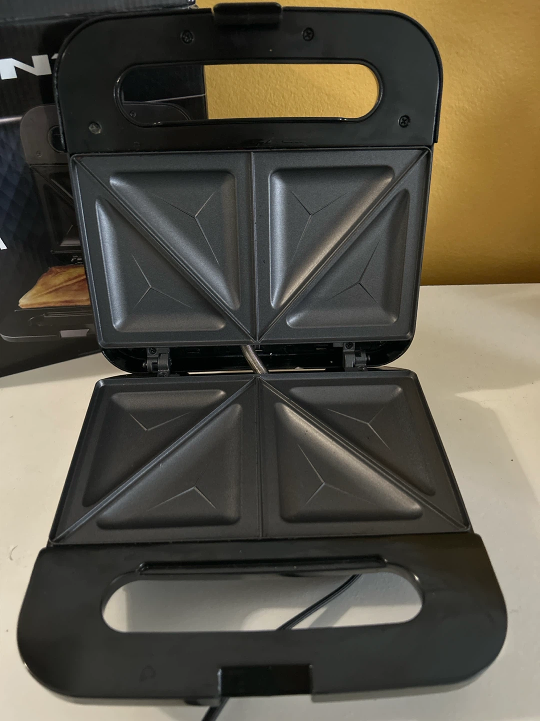 Ovente Electric Sandwich Maker GPS401B 🏈 - photo 2
