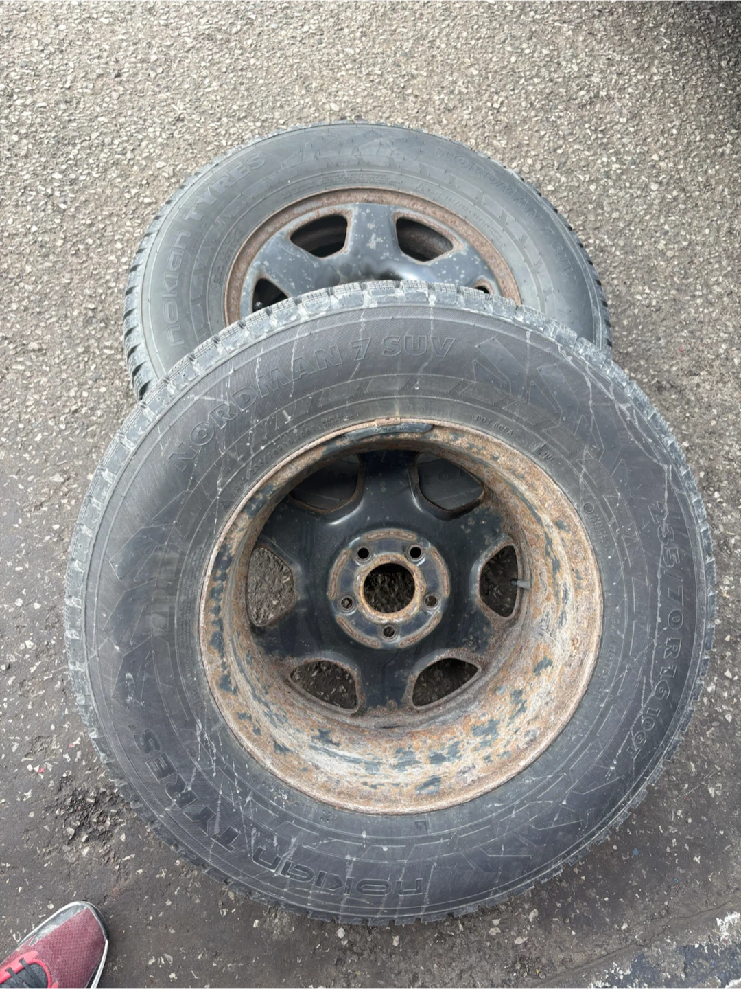 🏈 Winter tires on rims SUV Tires 235/70R16 - photo 2
