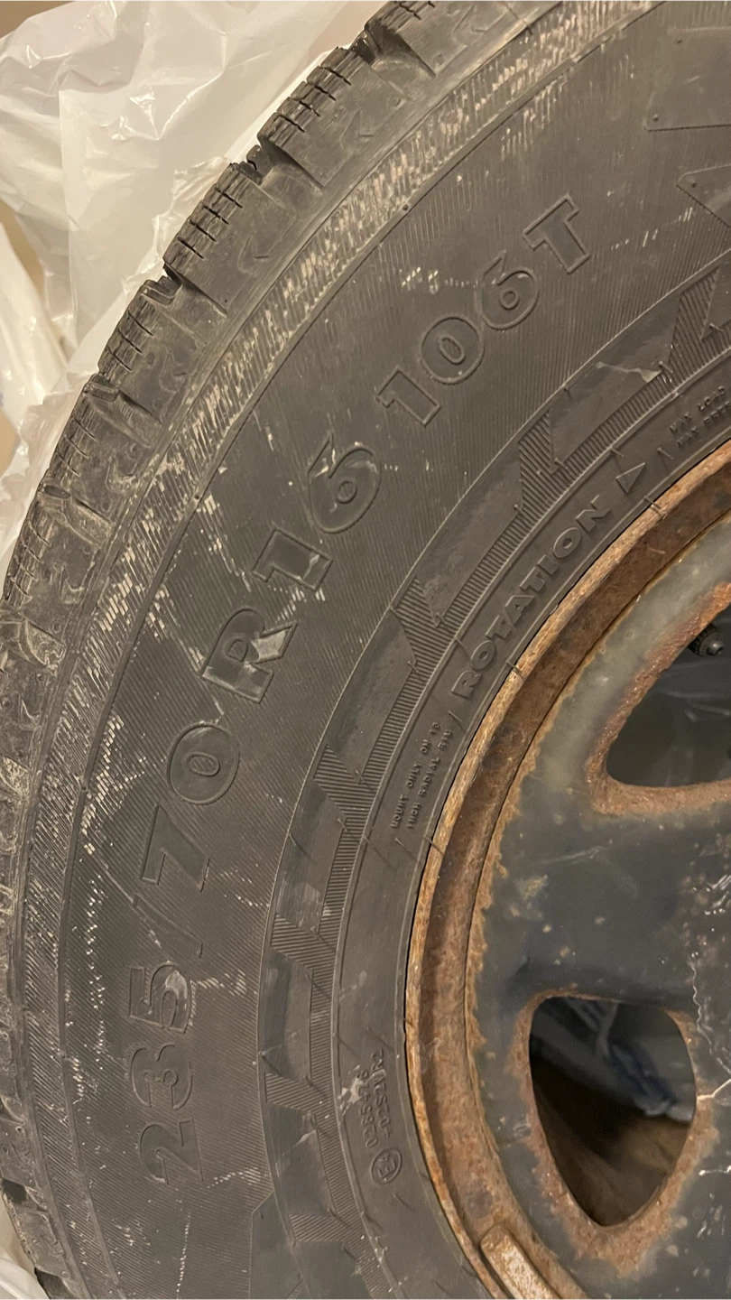 🏈 Winter tires on rims SUV Tires 235/70R16 - photo 4