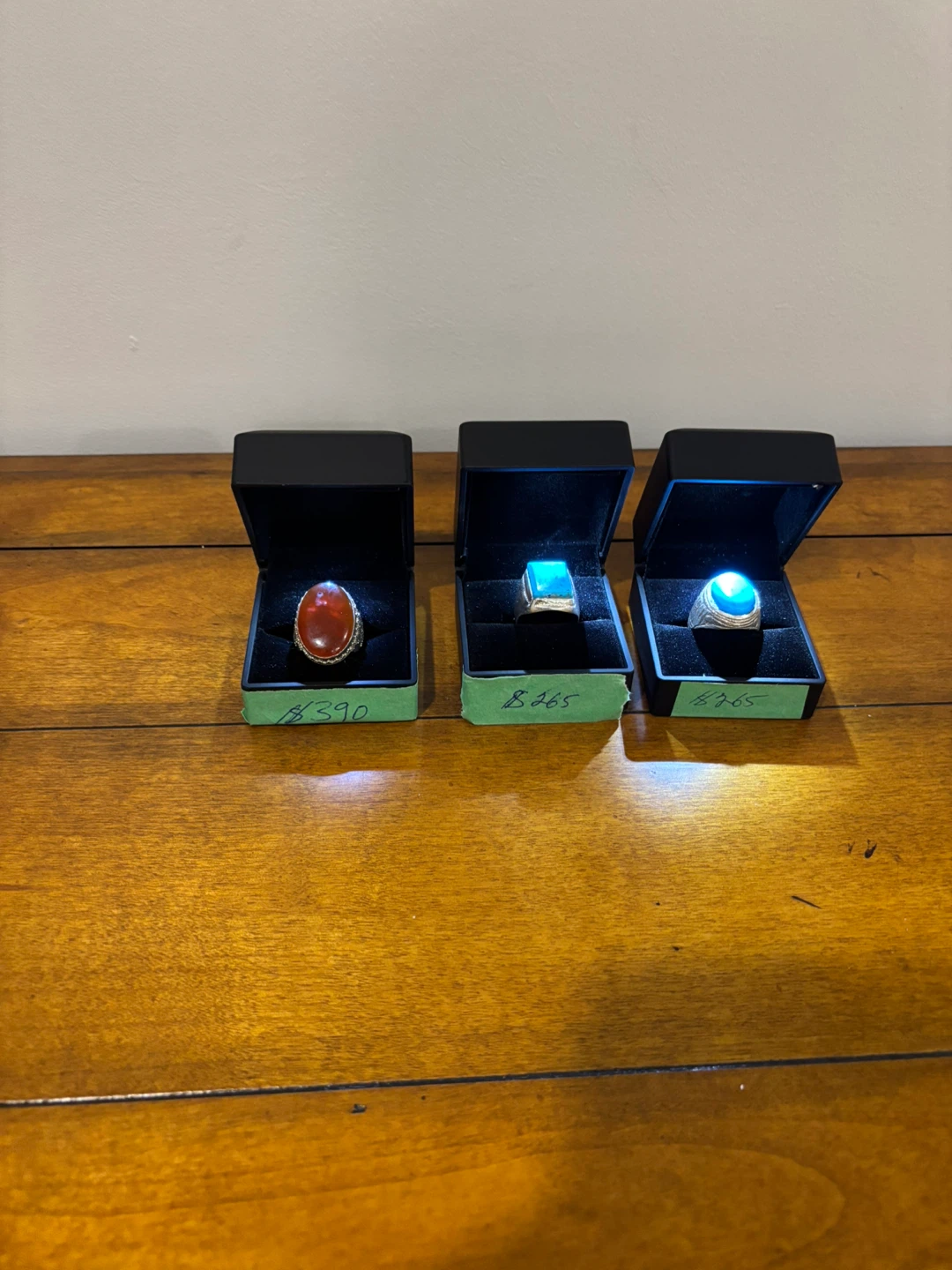 Three gemstone rings in individual boxes - photo 4
