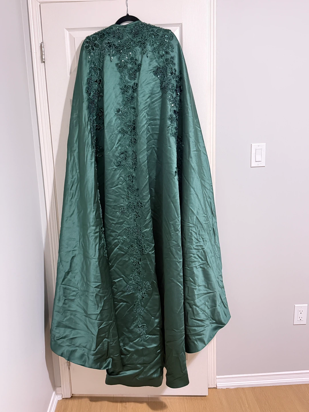 Dark Green Beaded Evening Gown - photo 3