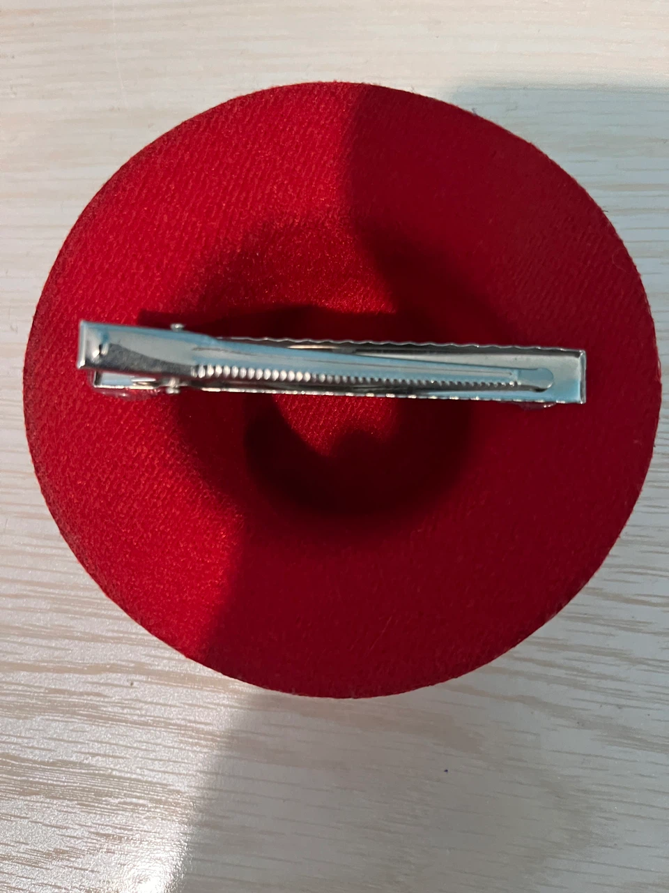 Red Mini Hat Hair Clip with Veil and Pearls - photo 2
