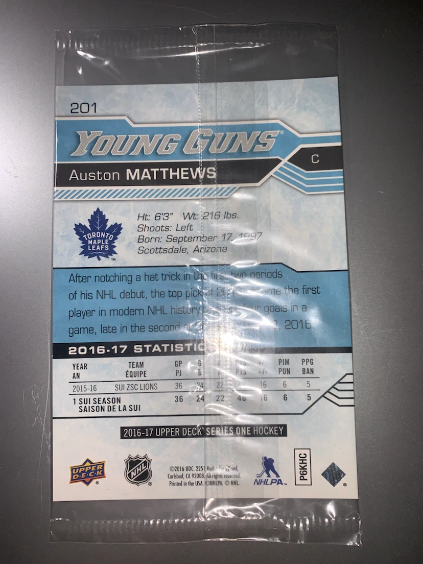 Oversized 2016-17 Upper Deck Auston Matthews Young Guns - photo 2