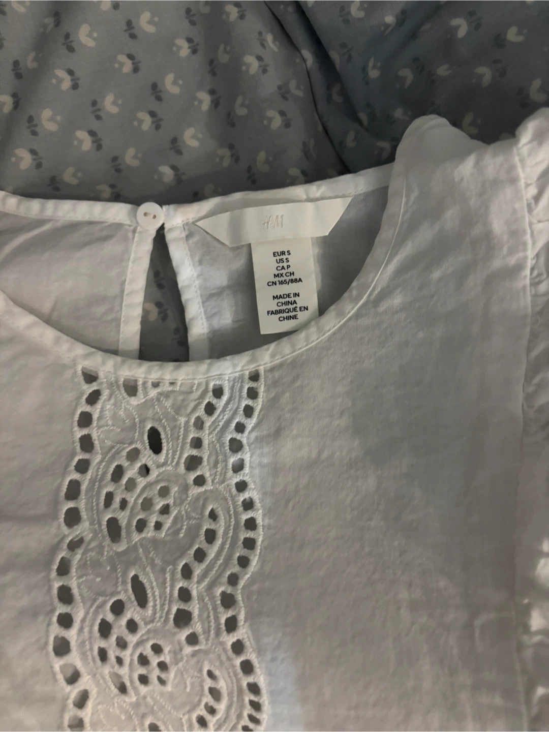 🏈H&M White Eyelet Detail Top