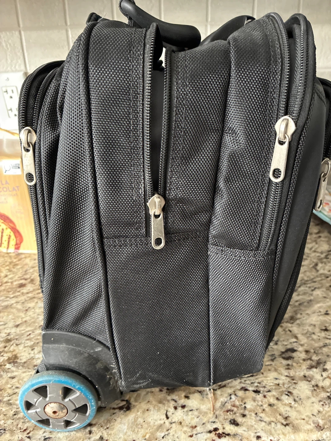 Kensington Contour Rolling Laptop Briefcase - photo 2