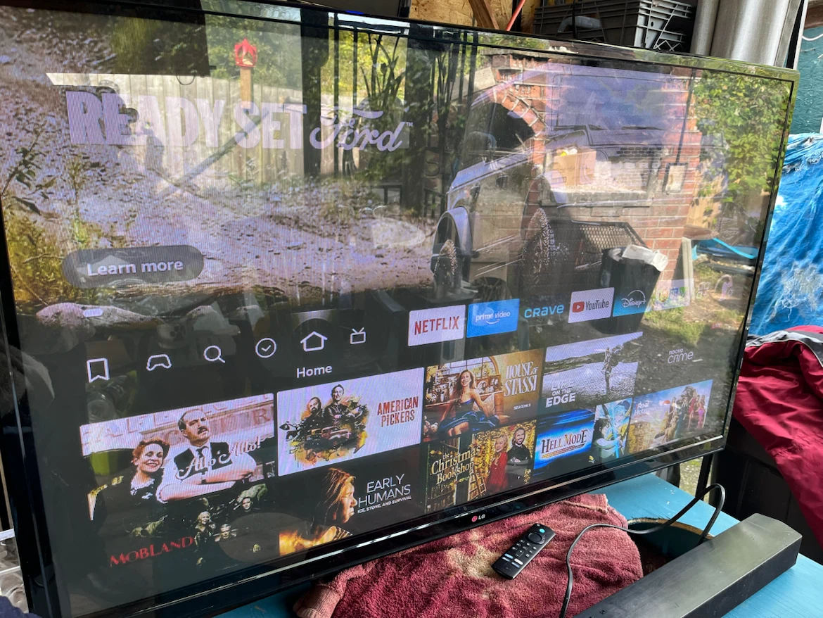 52” LG Smart TV - photo 3