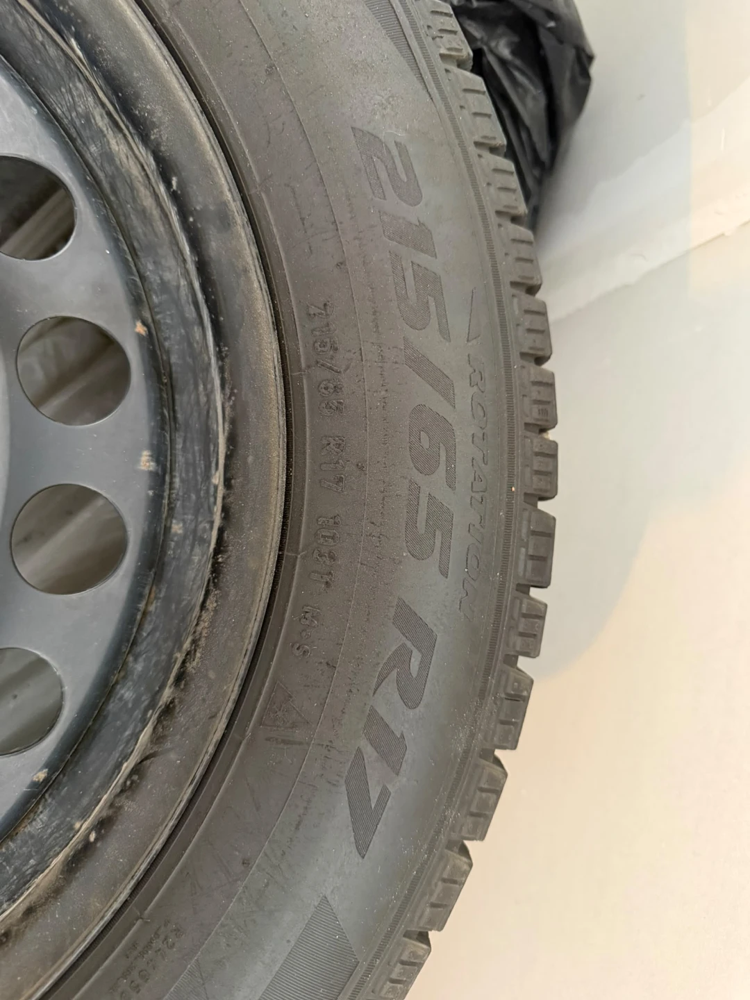 Set of 215/65 R17 Winter Tire with mounted rims