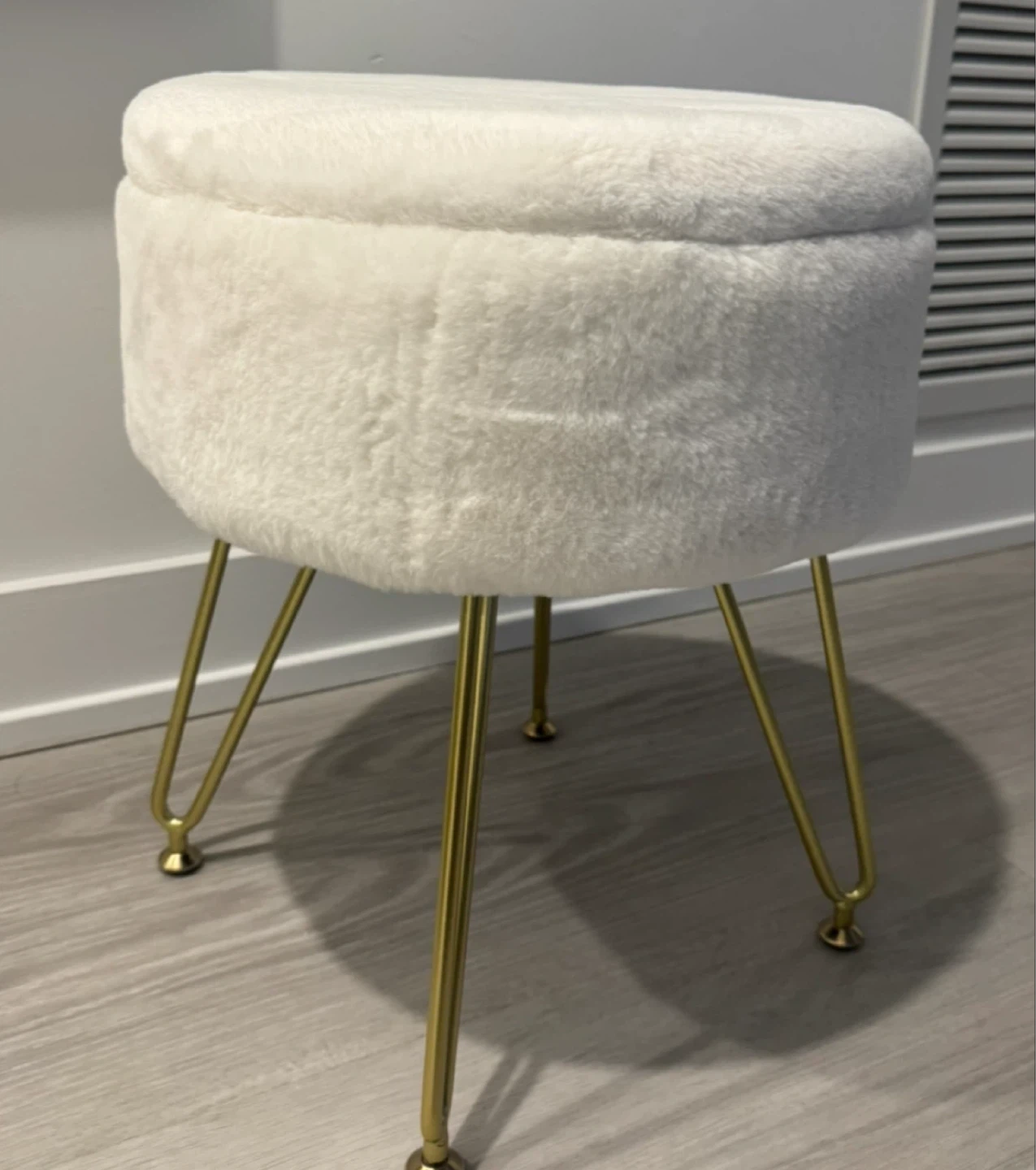 New Multifunctional Faux Fur Storage Ottoman / Small Side Table - photo 2