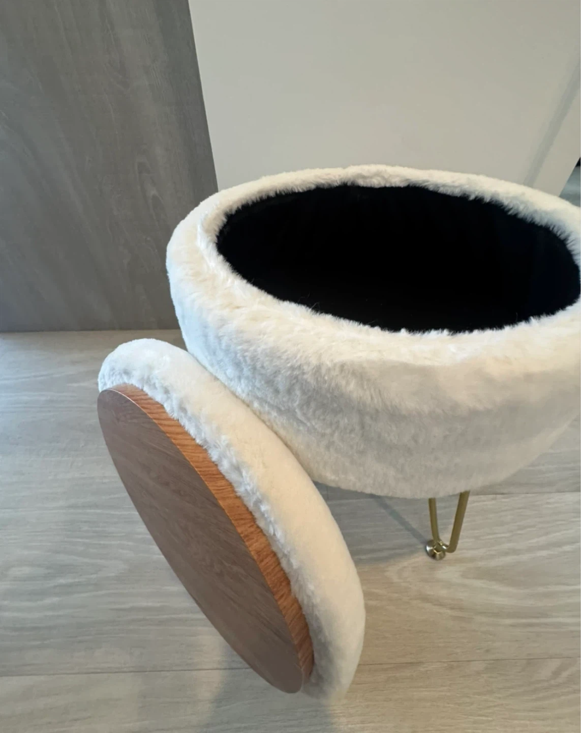 New Multifunctional Faux Fur Storage Ottoman / Small Side Table - photo 3