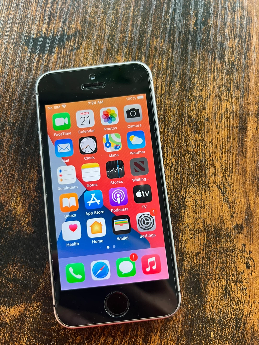 Apple iPhone SE 64GB Silver