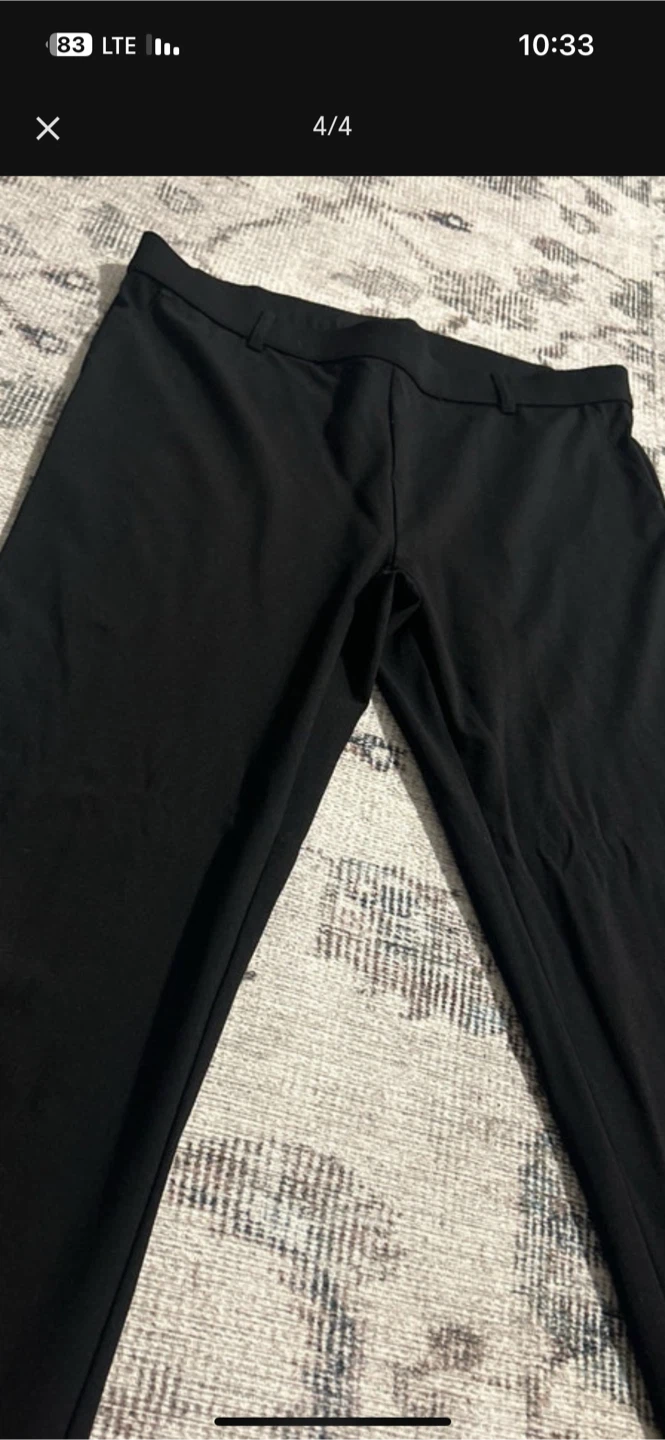 Selling a pair of women’s black HUE stretch