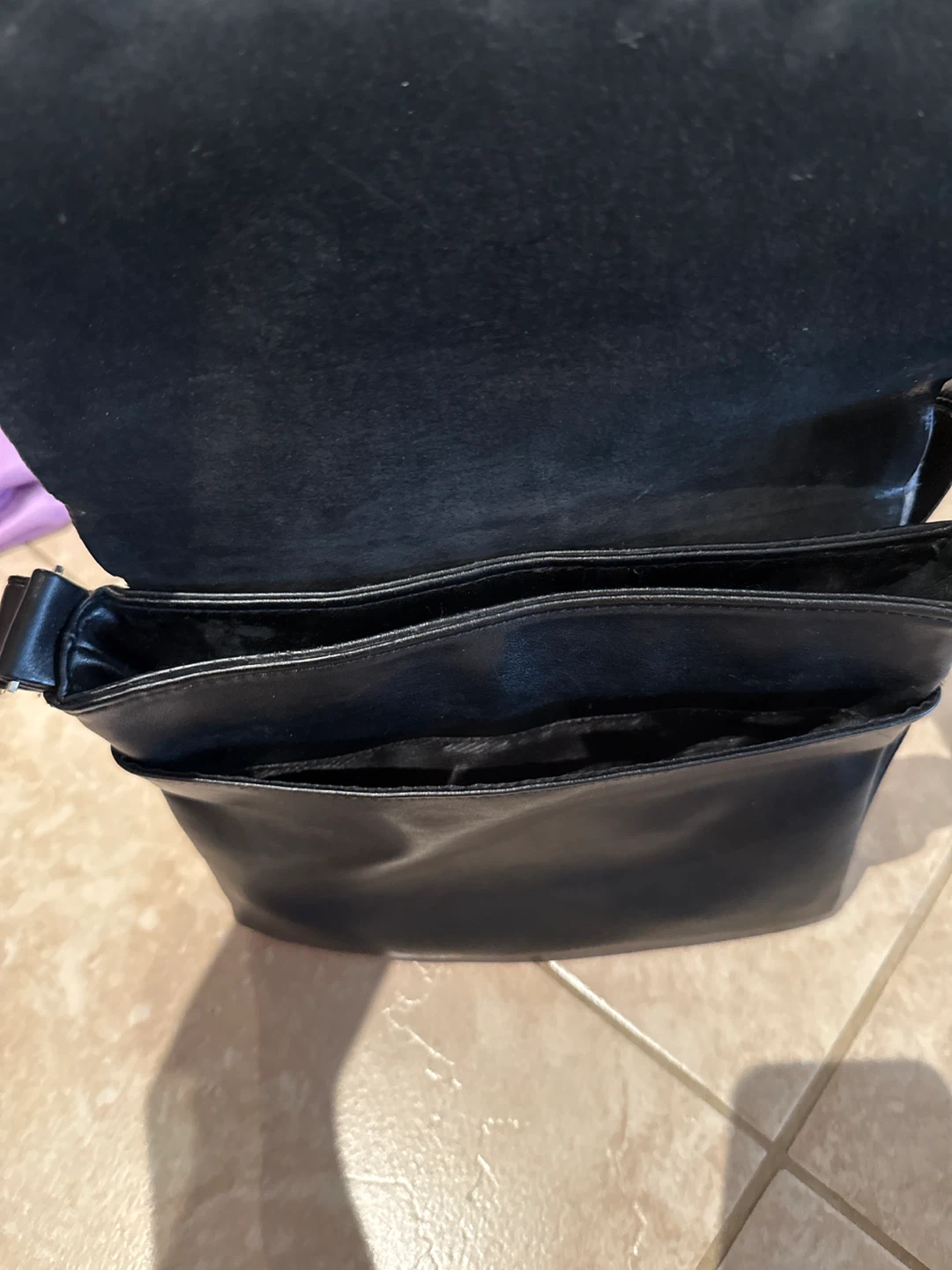 Black crossbody messenger bag - photo 2