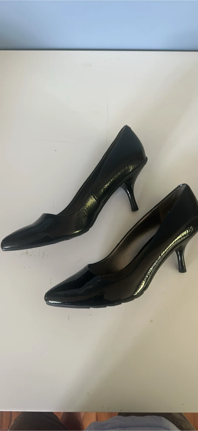 Kenneth Cole Reaction Black Heels Size 7.5 - photo 3