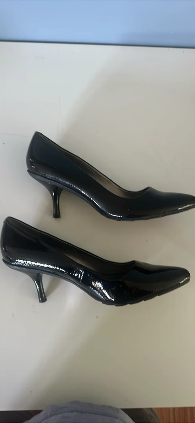 Kenneth Cole Reaction Black Heels Size 7.5 - photo 4