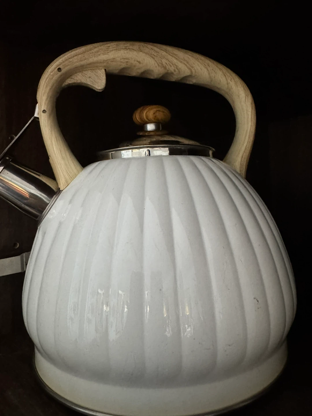 White Whistling Stovetop Kettle - photo 2