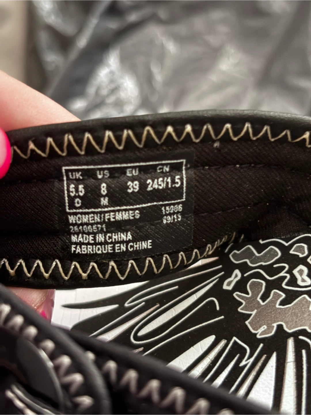 Clarks Women's Floral Flip Flops Black Size 8 - photo 2