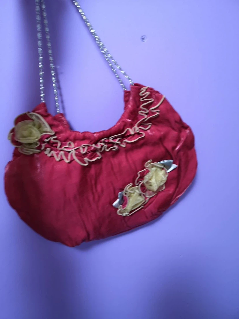 Red hobo handbag with floral details - photo 5