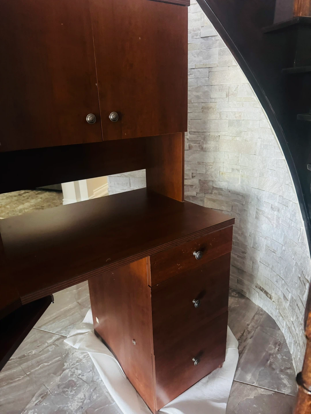 Large Wooden Corner Desk with Hutch - photo 4