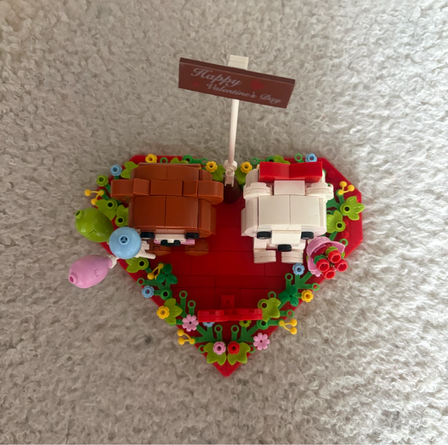 LEGO Valentine's Day Bear Display - photo 2