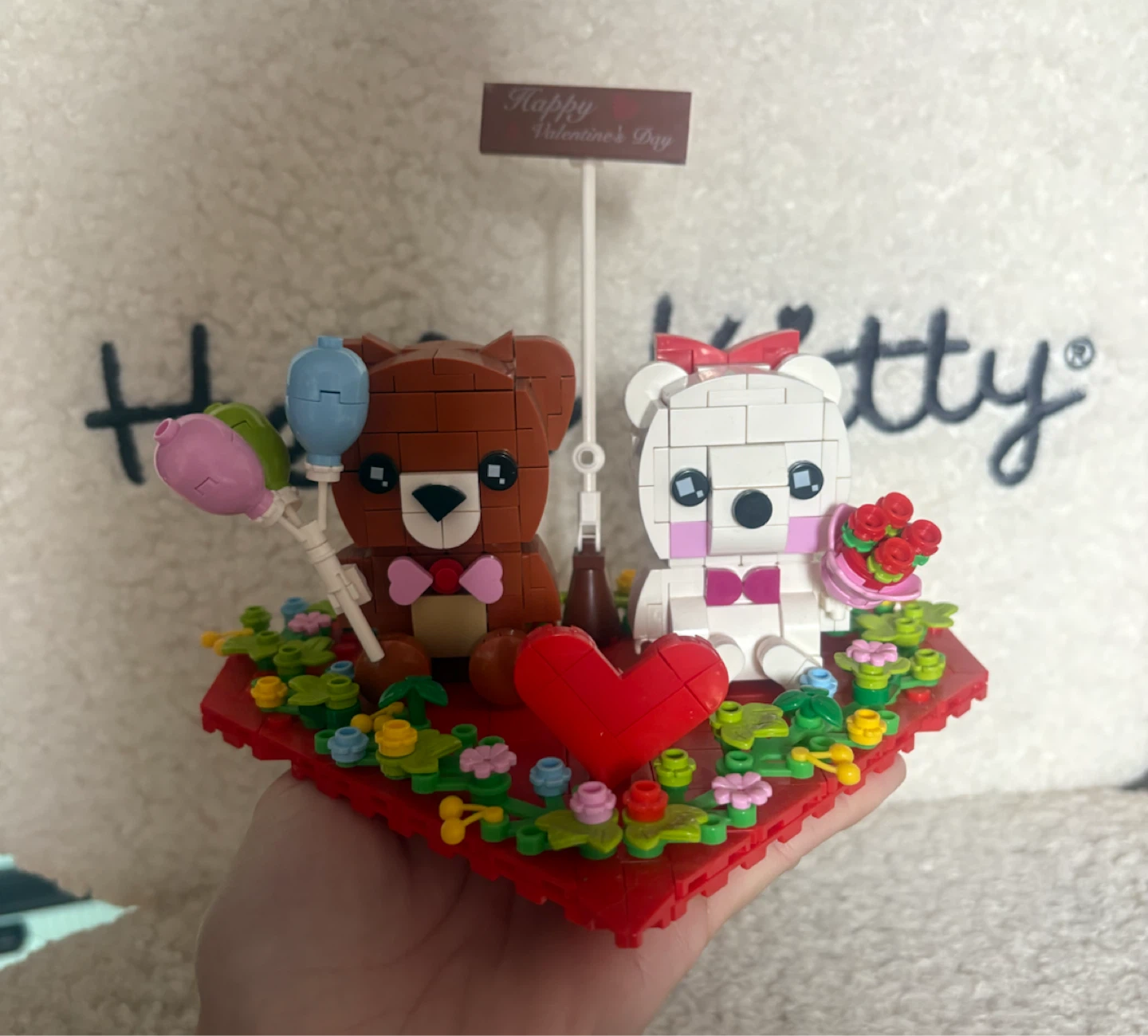 LEGO Valentine's Day Bear Display - photo 4