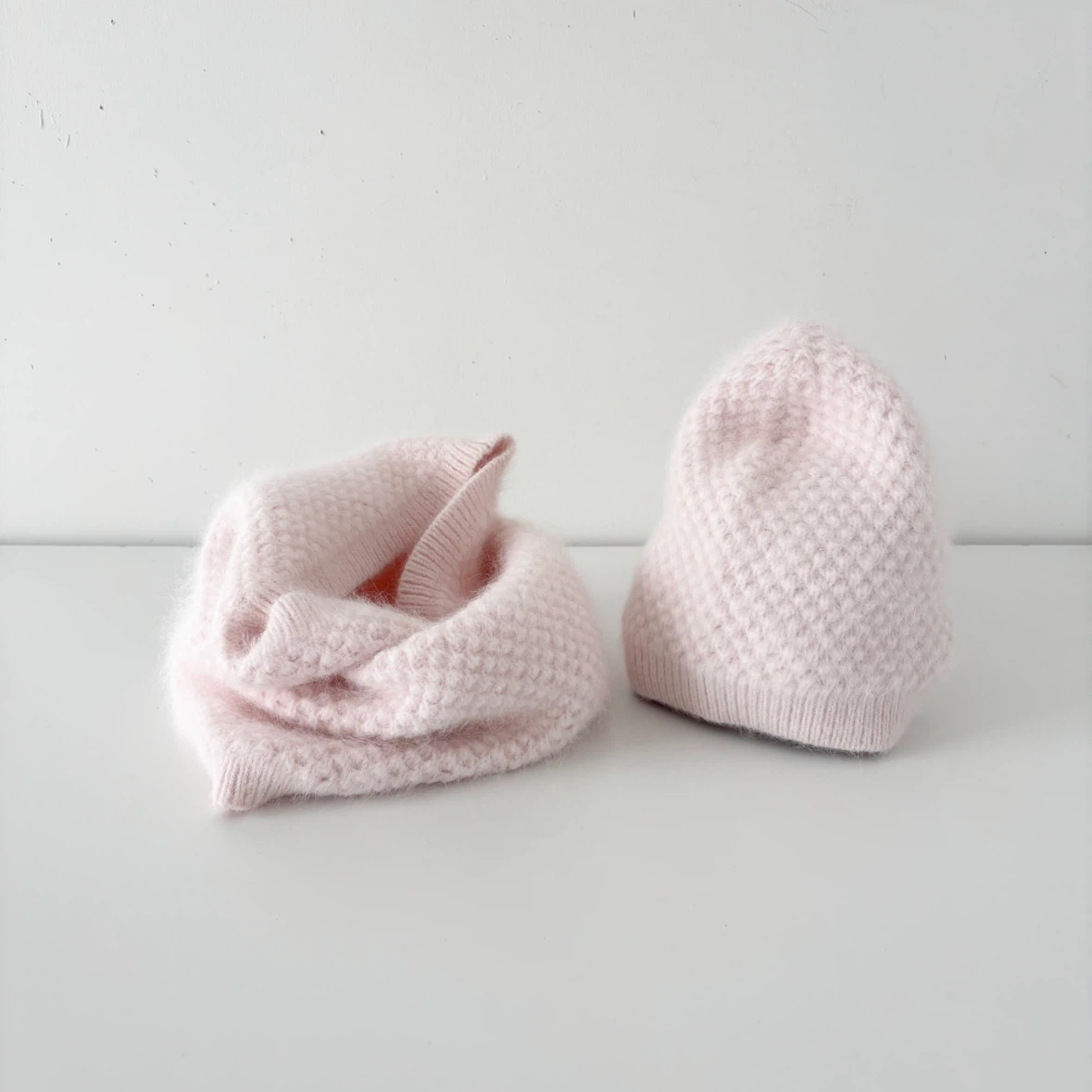 New Club Monaco Matching Beanie & Snood / Scarf Set