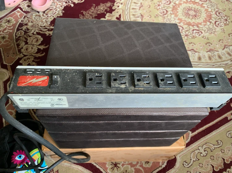 Hammond Manufacturing Zap Trap Power Bar