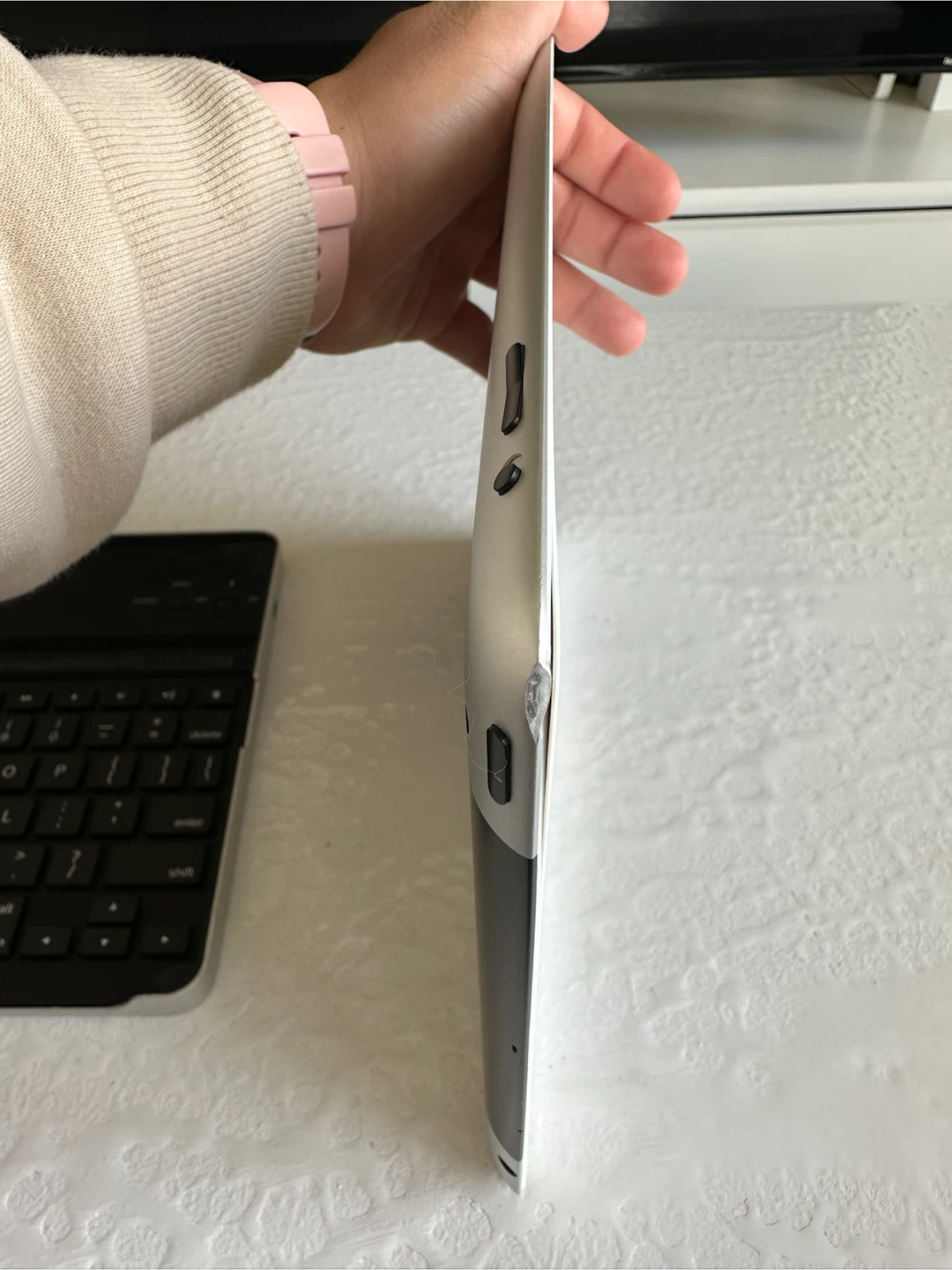 Apple iPad with Logitech Keyboard Case - photo 3