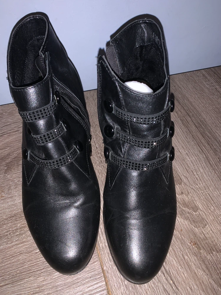 Black Caprice Ankle Boots 🏈 - photo 2