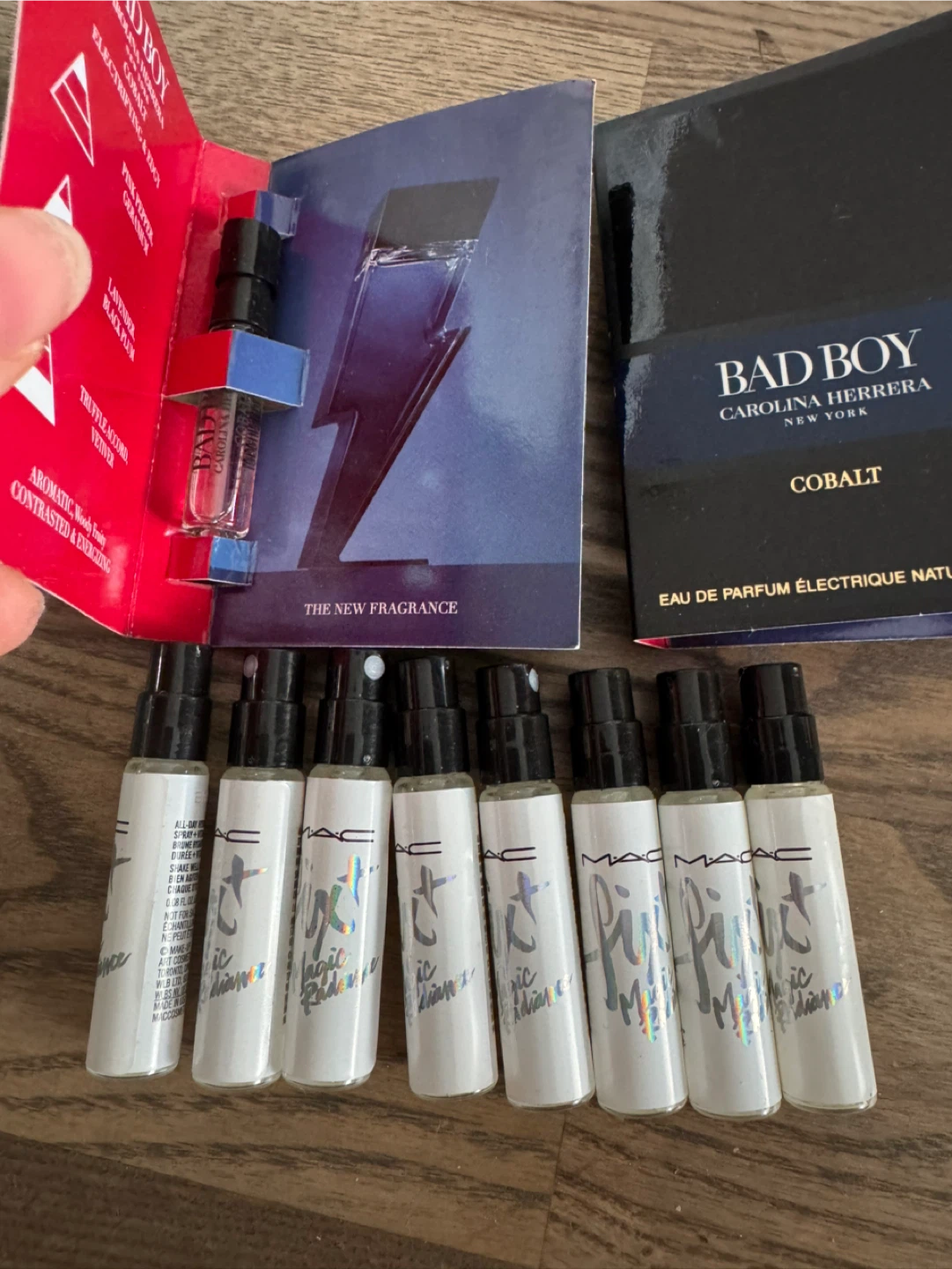 Bundle MAC Prep + Prime & Carolina Herrera Bad Boy Sample Lot - photo 4