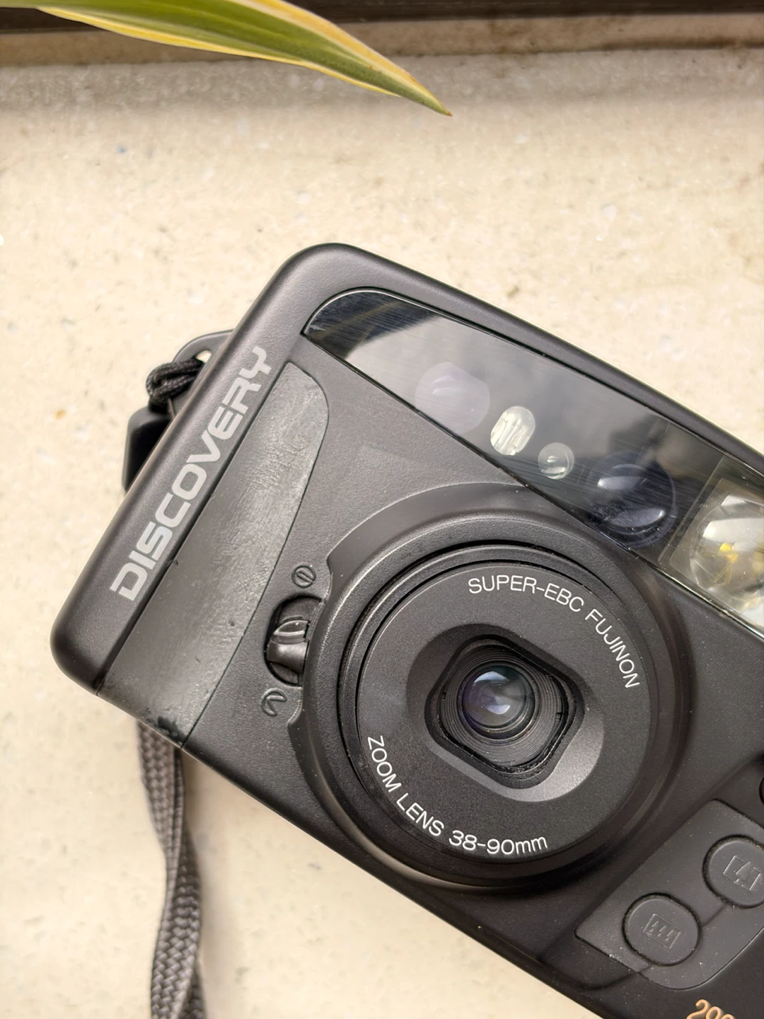 Fujifilm Discovery 290 Zoom Date 35mm Camera - photo 2