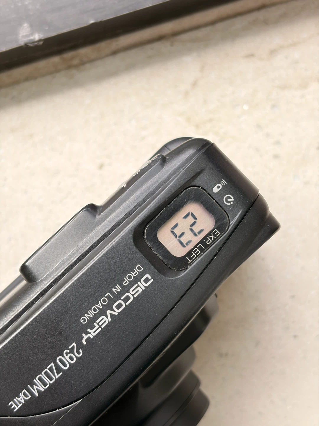 Fujifilm Discovery 290 Zoom Date 35mm Camera - photo 5