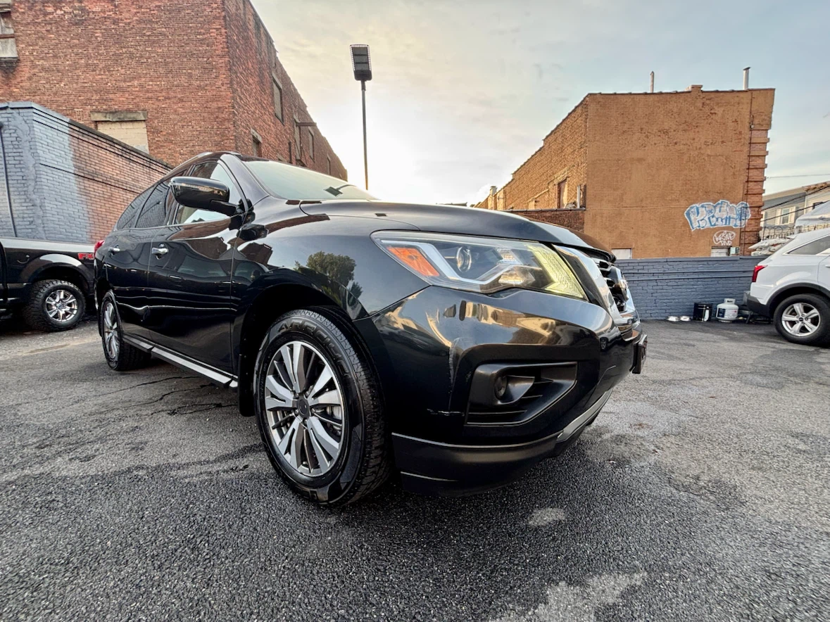 Nissan Pathfinder SUV 2017