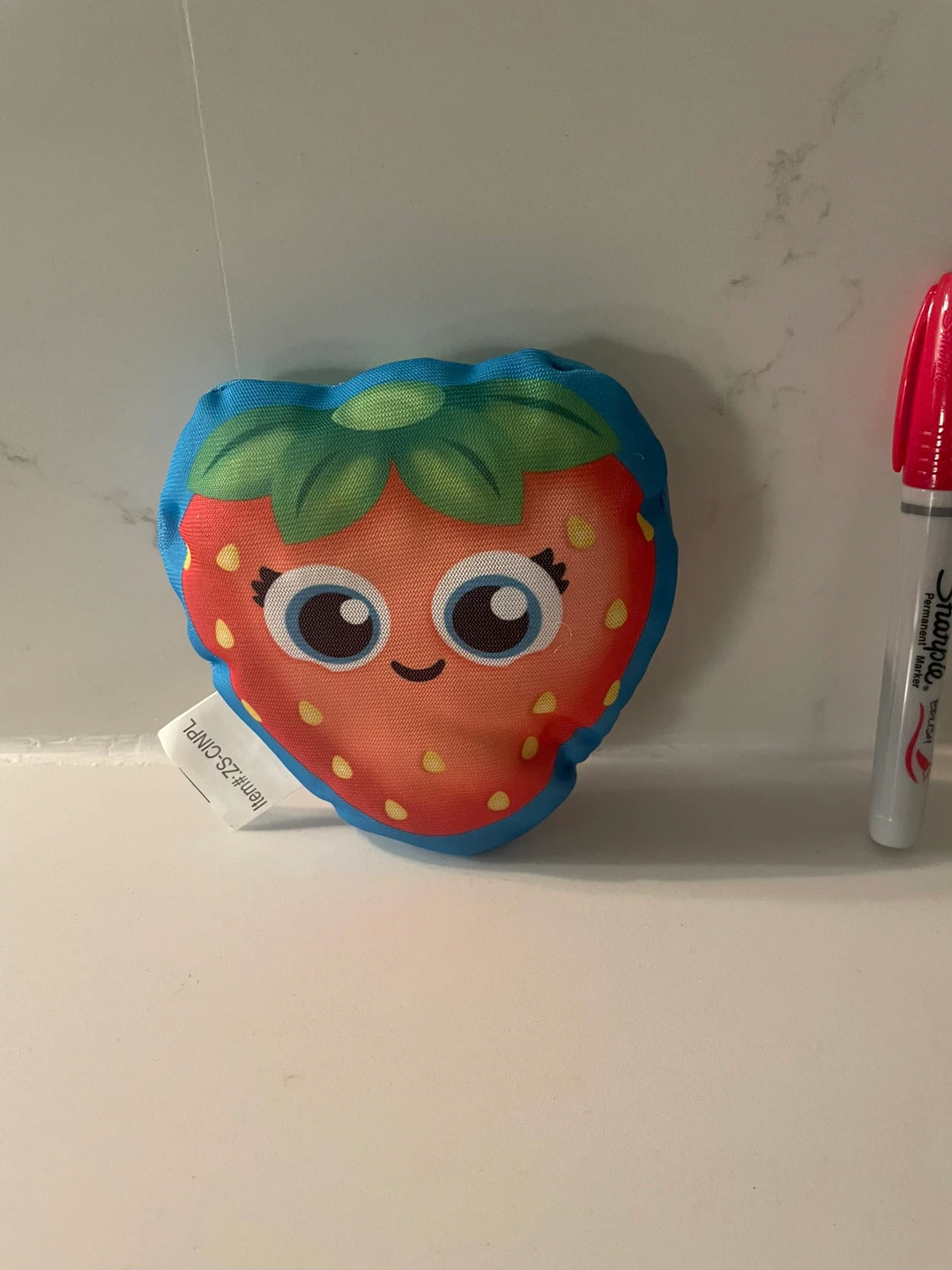 🏈Small Strawberry Plush Toy