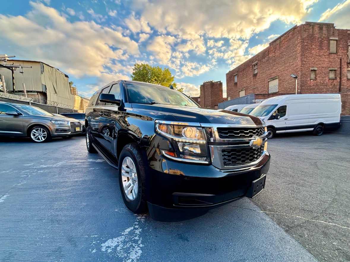 Chevrolet Suburban LT 2018 96k miles - photo 2