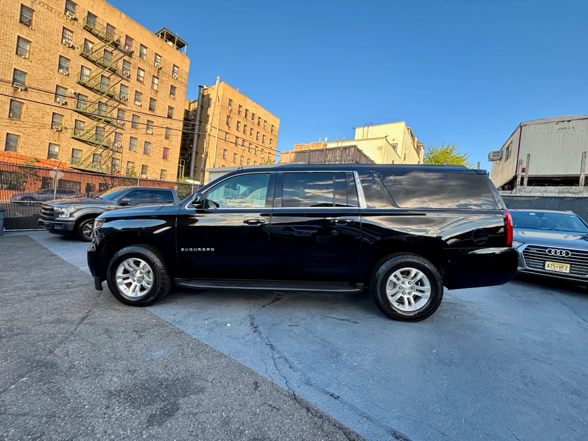Chevrolet Suburban LT 2018 96k miles - photo 3