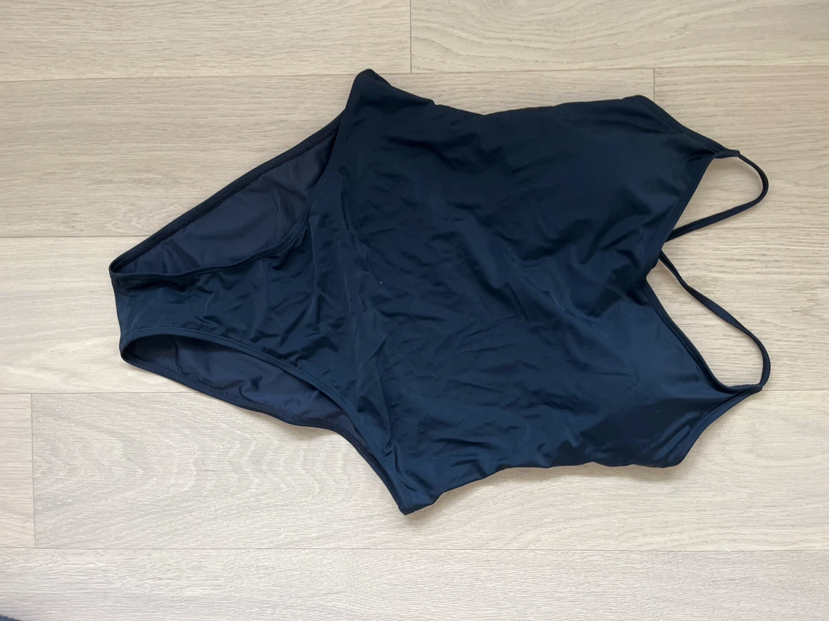 Black one-piece swimsuit 🏈